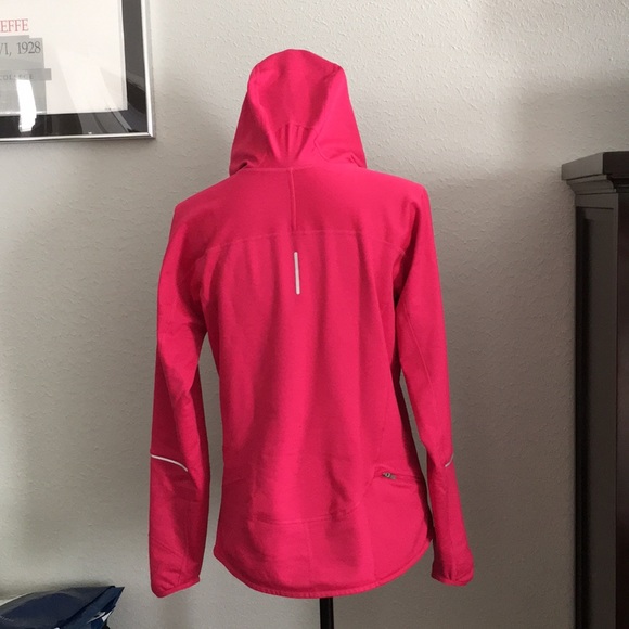 Nike - Women’s active wear pullover - Picture 2 of 5